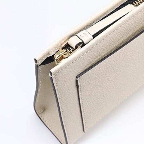 NWT Marc Jacobs Grind Clutch in Color of Marshmallow - Picture 5 of 5